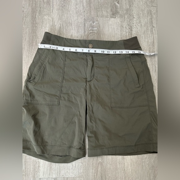Athleta Trekkie Shorts Womens 10 Gray Nylon 4" Outdoor Hiking - Picture 7 of 7